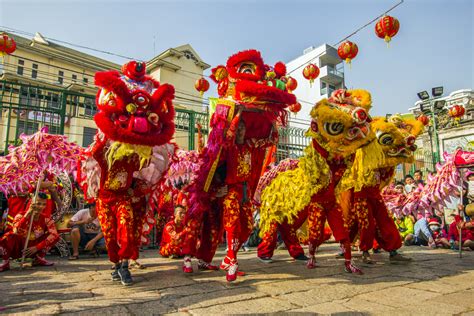 臺灣春節穿什麼?春節期間，人們還會選擇哪種傳統服飾來慶祝呢?